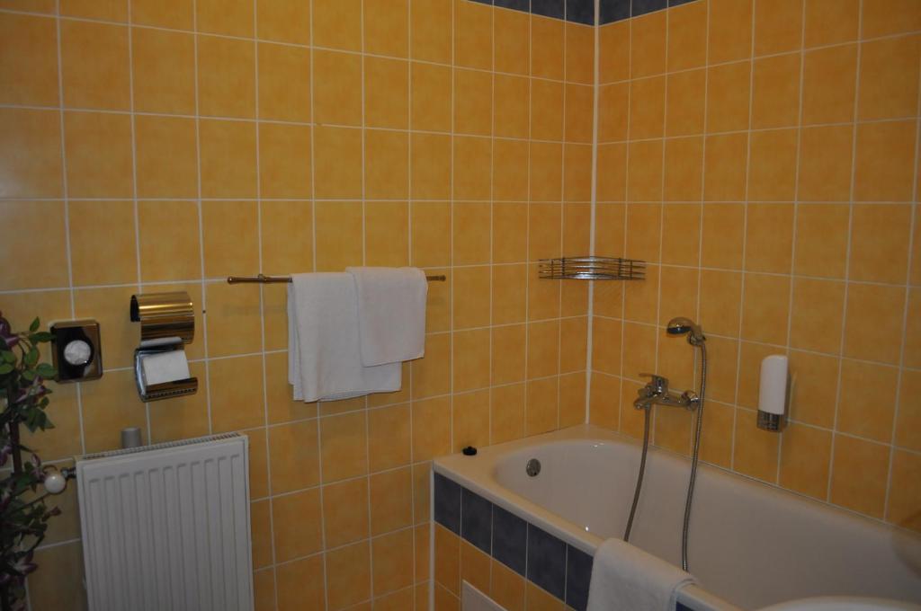 Sport Hotel Ostrov Trenčín Eksteriør bilde