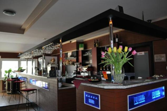 Sport Hotel Ostrov Trenčín Eksteriør bilde